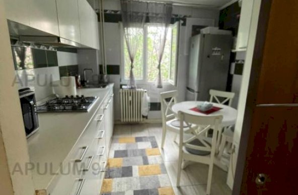 Vanzare Apartament 3 camere ,zona Titan ,strada Postavarului ,nr - ,117.000 €