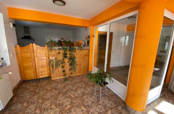 Vanzare Casa/Vila 10 camere ,zona Busteni ,strada Zamora Noua ,nr 56 ,241.000 €