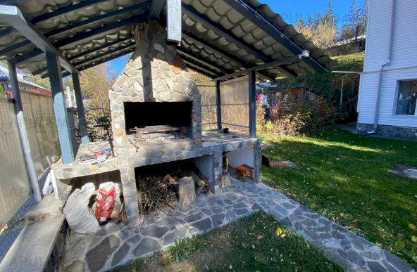 Vanzare Casa/Vila 10 camere ,zona Busteni ,strada Zamora Noua ,nr 56 ,241.000 €