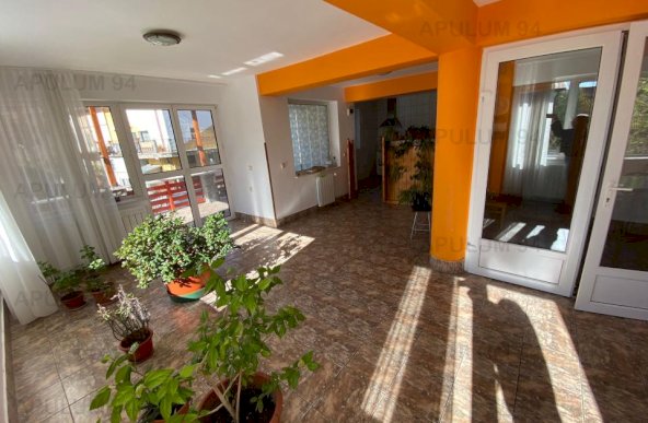 Vanzare Casa/Vila 10 camere ,zona Busteni ,strada Zamora Noua ,nr 56 ,241.000 €