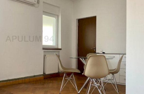 Vanzare Apartament 3 camere ,zona Rosetti ,strada Sfintilor ,nr 10 ,120.000 €