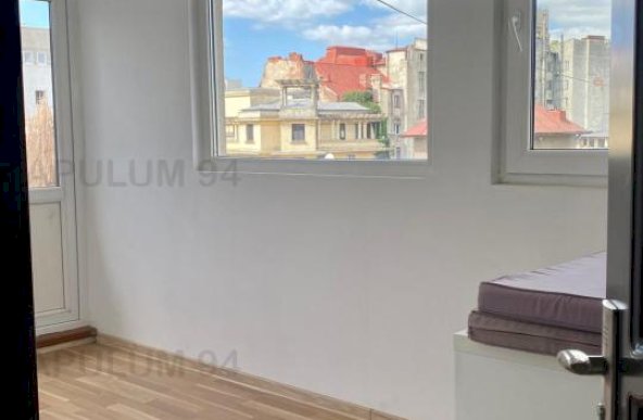 Vanzare Apartament 3 camere ,zona Rosetti ,strada Sfintilor ,nr 10 ,120.000 €