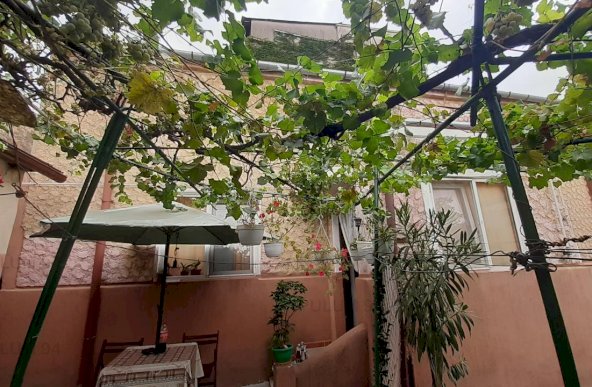 Vanzare Casa/Vila 3 camere ,zona Calea Calarasilor ,strada Popa Nan ,nr 16 ,170.000 €