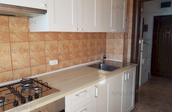 Vanzare Apartament 3 camere ,zona 1 Mai ,strada Ion Mihalache ,nr 323 ,114.000 €