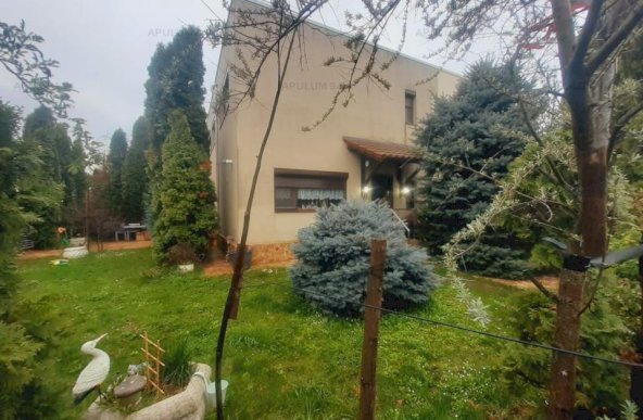 Vanzare Casa/Vila 4 camere ,zona 1 Decembrie ,strada Liviu Rebreanu ,nr 2 ,185.000 €