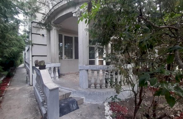 Vanzare Casa/Vila 15 camere ,zona Baneasa ,strada Privighetorilor Al. ,nr -- ,2.300.000 €