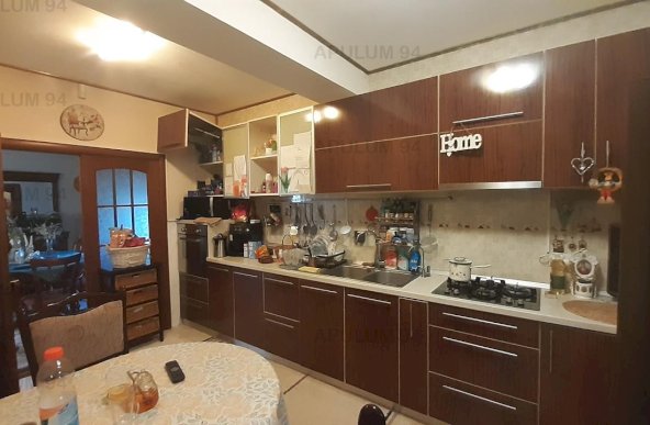 Vanzare Casa/Vila 5 camere ,zona Mihailesti ,strada Argesului ,nr Cireșica ,650.000 €