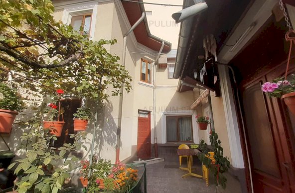 Vanzare Casa/Vila 5 camere ,zona Cartierul Armenesc ,strada Toamnei ,nr 114 ,298.000 €