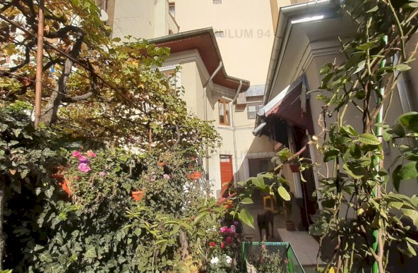 Vanzare Casa/Vila 5 camere ,zona Cartierul Armenesc ,strada Toamnei ,nr 114 ,298.000 €