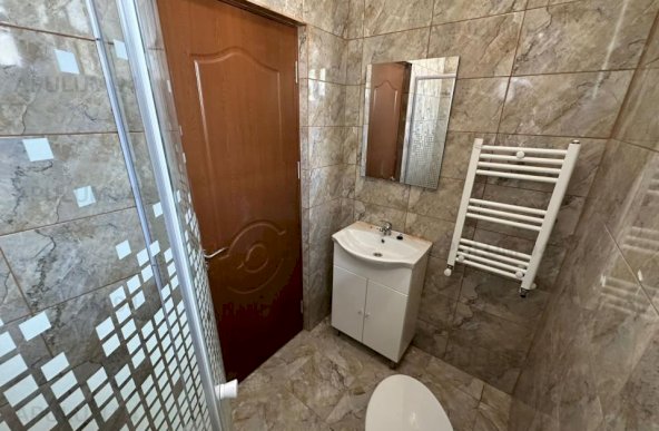 Inchiriere Casa/Vila 7 camere ,zona Vitan Mall ,strada Vlad Judetul ,nr 37 ,2.000 € /luna 