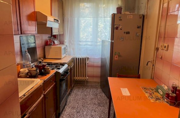 Vanzare Apartament 4 camere ,zona Drumul Taberei ,strada Istru Al. ,nr 3 ,130.000 €