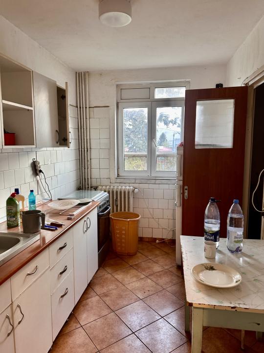 Vanzare Apartament 4 camere ,zona Gorjului ,strada Ghirlandei ,nr - ,88.000 €