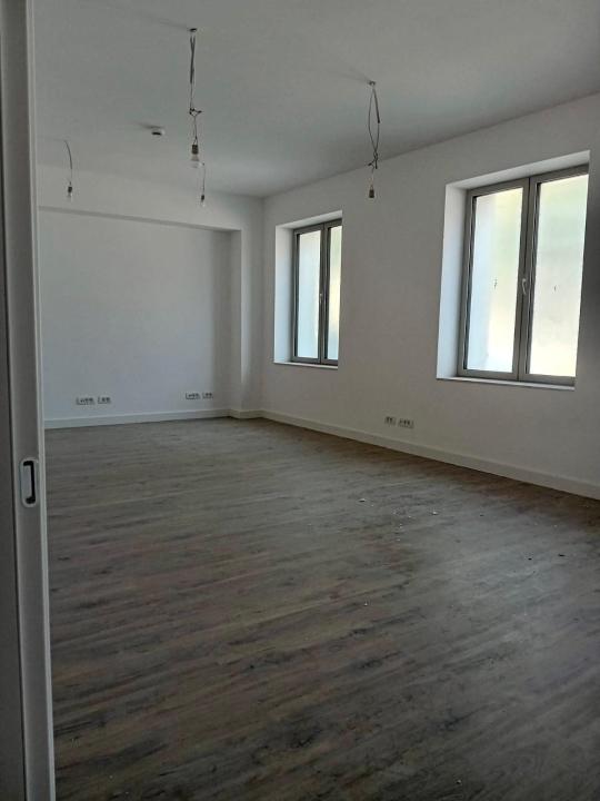 Inchiriere Apartament 5 camere ,zona Cartierul Armenesc ,strada Licurg ,nr 2 ,2.850 € /luna 