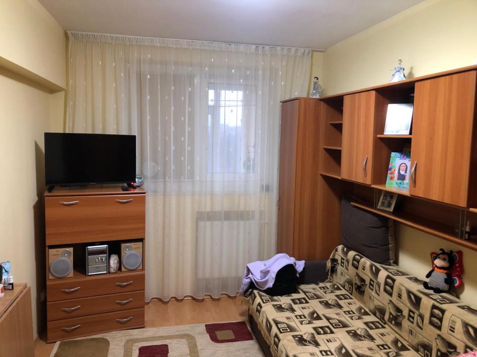 Vanzare Apartament 3 camere ,zona Brancoveanu ,strada Constantin Brancoveanu ,nr 130-132 ,110.000 €