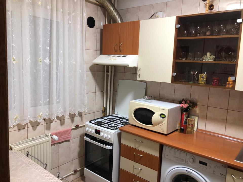 Vanzare Apartament 3 camere ,zona Brancoveanu ,strada Constantin Brancoveanu ,nr 130-132 ,110.000 €