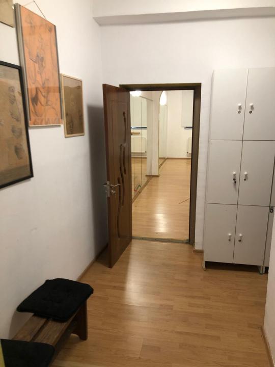 Inchiriere Spatiu Comercial 4 camere ,zona Calea Calarasilor ,strada Ciresului ,nr - ,999 € /luna 