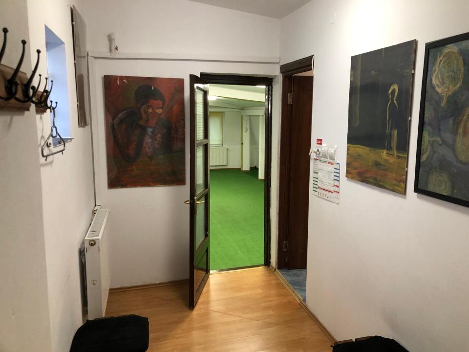 Inchiriere Spatiu Comercial 4 camere ,zona Calea Calarasilor ,strada Ciresului ,nr - ,999 € /luna 