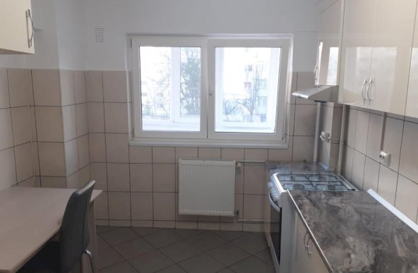 Vanzare Apartament 3 camere ,zona Basarabia ,strada Chisinau ,nr 8 ,129.000 €