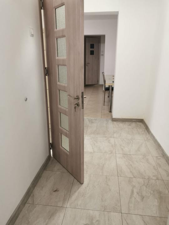 Vanzare Apartament 3 camere ,zona Basarabia ,strada Chisinau ,nr 8 ,129.000 €