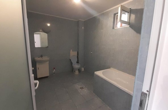 Inchiriere Apartament 2 camere ,zona Baba Novac ,strada Tarancutei ,nr 27 ,700 € /luna 