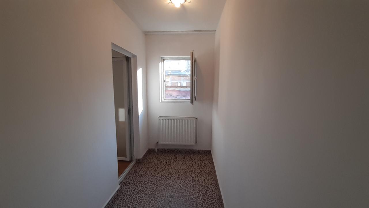 Inchiriere Apartament 2 camere ,zona Baba Novac ,strada Tarancutei ,nr 27 ,700 € /luna 