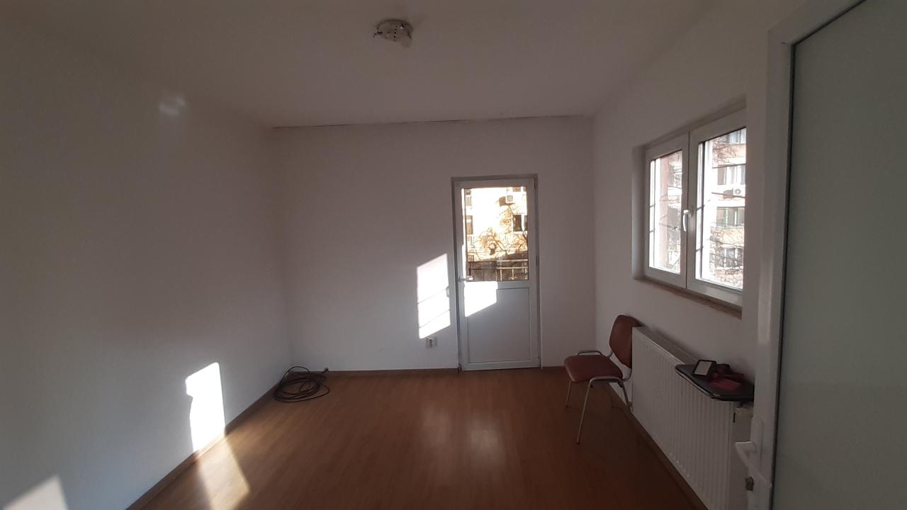 Inchiriere Apartament 2 camere ,zona Baba Novac ,strada Tarancutei ,nr 27 ,700 € /luna 