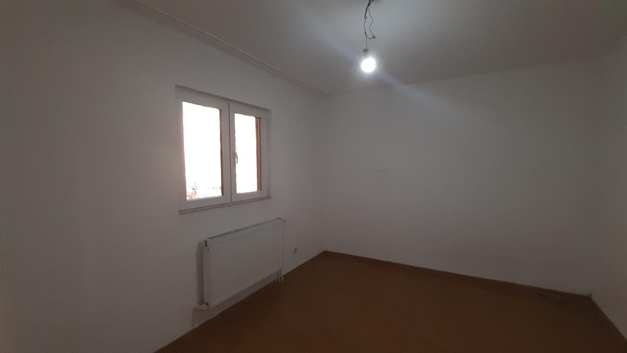 Inchiriere Apartament 2 camere ,zona Baba Novac ,strada Tarancutei ,nr 27 ,700 € /luna 