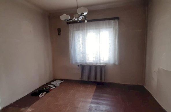 Vanzare Casa/Vila 5 camere ,zona Carol ,strada Dumitru Tacu ,nr 25 ,490.000 €