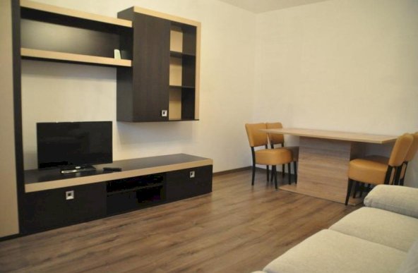 Vanzare Apartament 4 camere ,zona Berceni ,strada Spinis ,nr 9 ,110.000 €