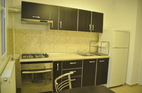 Vanzare Apartament 4 camere ,zona Berceni ,strada Spinis ,nr 9 ,110.000 €