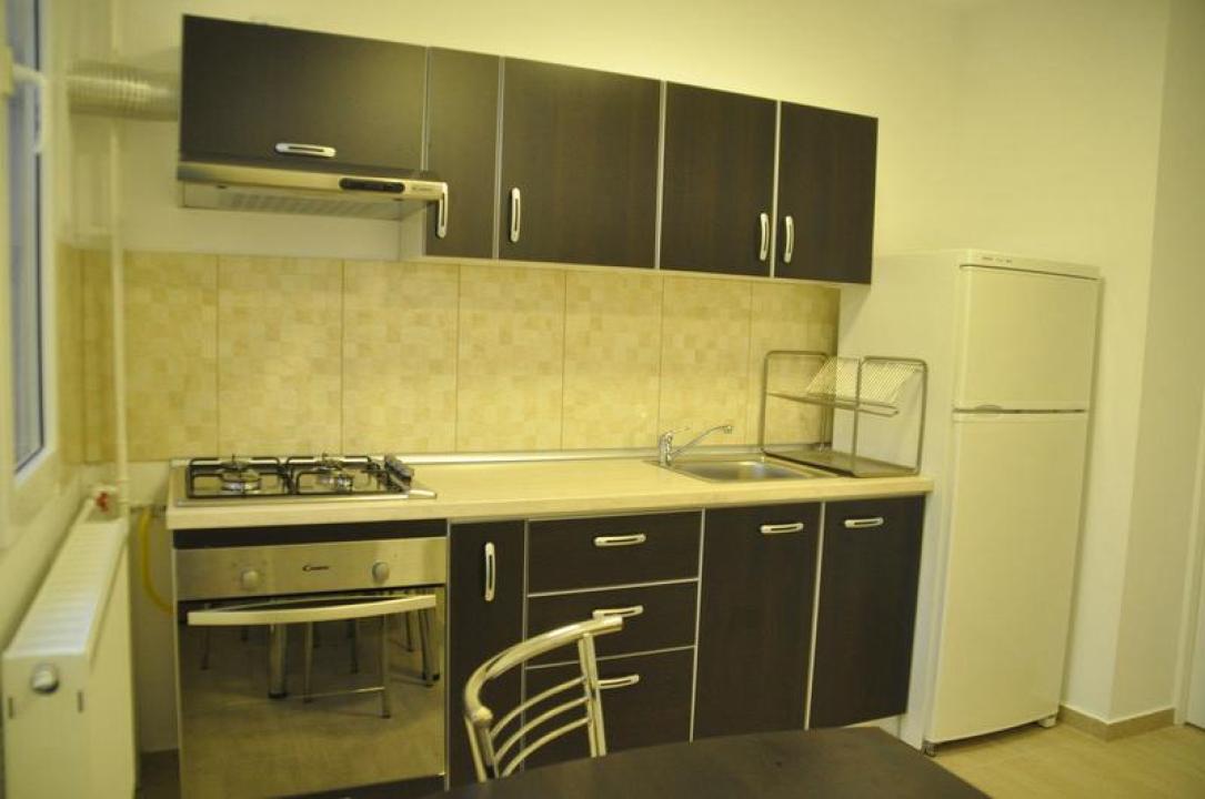 Vanzare Apartament 4 camere ,zona Berceni ,strada Spinis ,nr 9 ,110.000 €