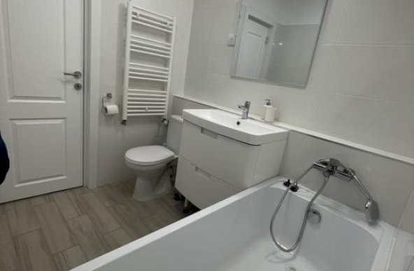 Inchiriere Apartament 3 camere ,zona Dristor ,strada Racari ,nr - ,850 € /luna 