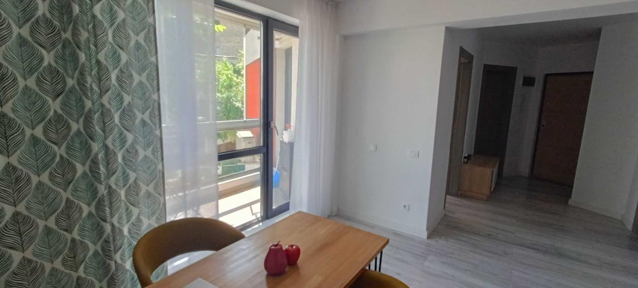 Inchiriere Apartament 2 camere ,zona Parcul Carol ,strada Marasesti ,nr 22 ,800 € /luna 