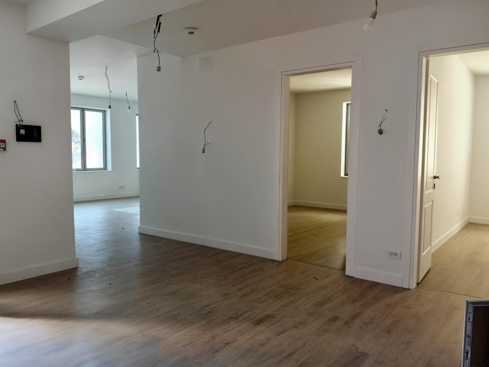 Inchiriere Apartament 3 camere ,zona Cartierul Armenesc ,strada Licurg ,nr 2 ,1.650 € /luna 