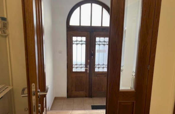 Inchiriere Apartament 4 camere ,zona Gara de Nord ,strada Calea Grivitei ,nr 16 ,1.320 € /luna 