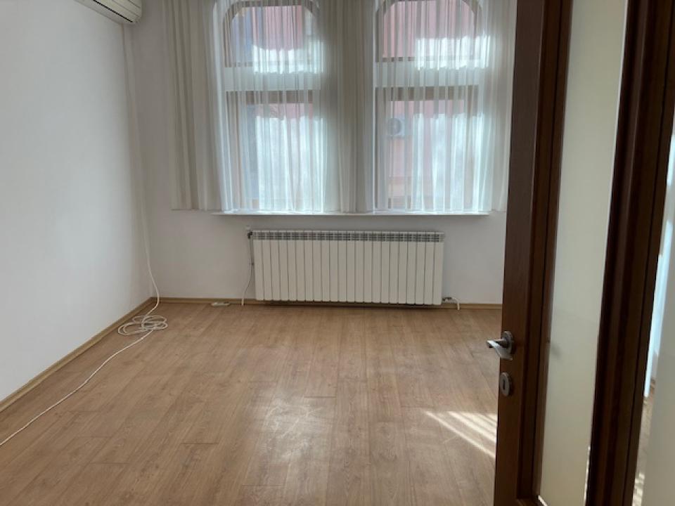 Inchiriere Apartament 4 camere ,zona Gara de Nord ,strada Calea Grivitei ,nr 16 ,1.320 € /luna 