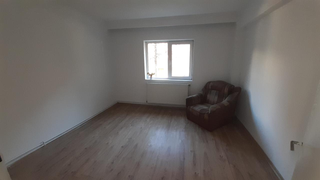 Vanzare Apartament 4 camere ,zona Bragadiru ,strada Florilor ,nr 11 ,87.000 €