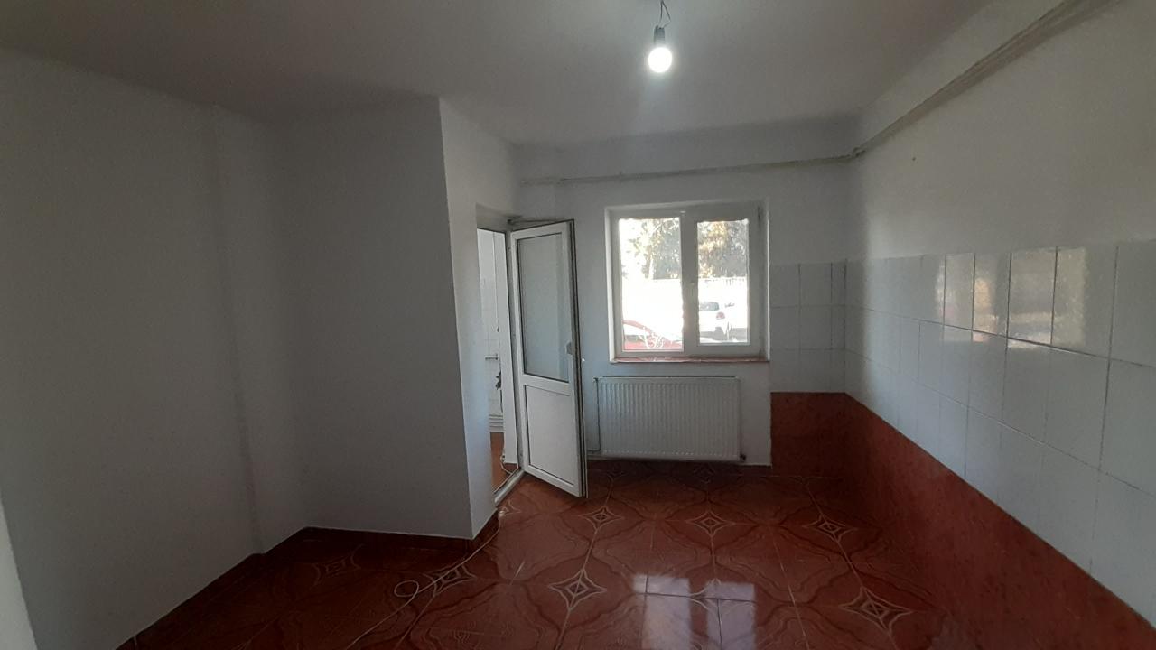 Vanzare Apartament 4 camere ,zona Bragadiru ,strada Florilor ,nr 11 ,87.000 €