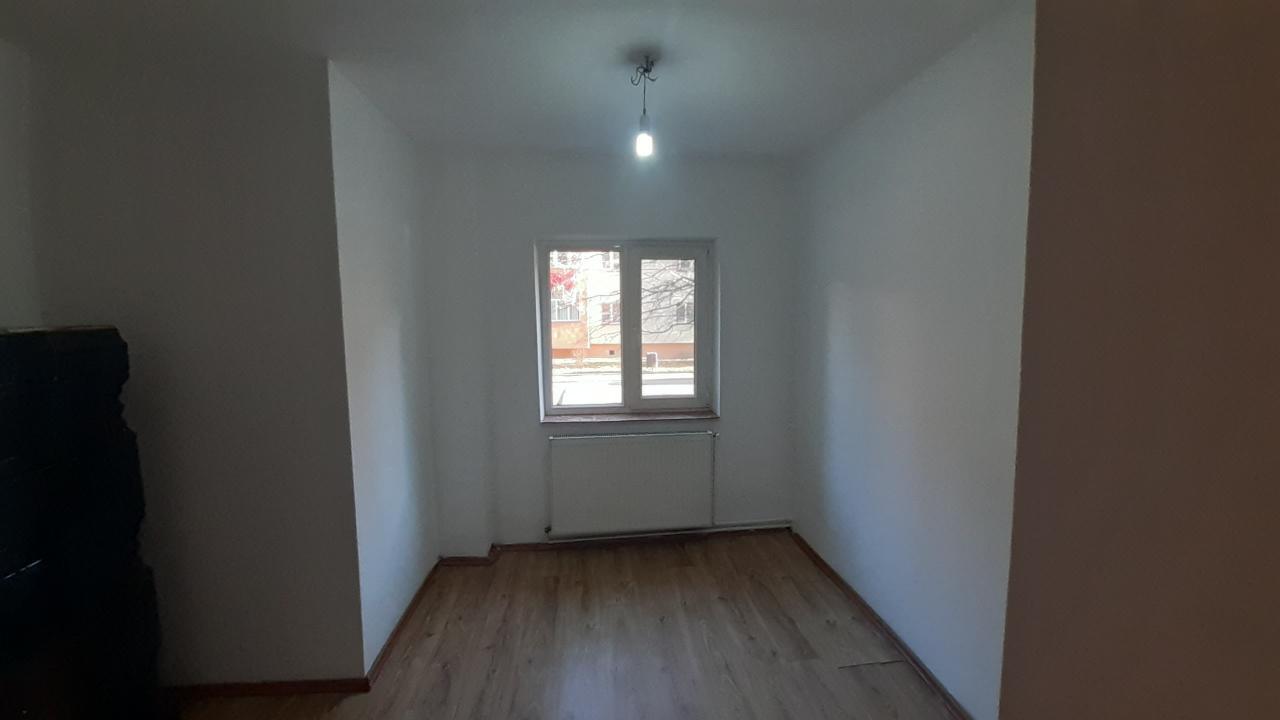 Vanzare Apartament 4 camere ,zona Bragadiru ,strada Florilor ,nr 11 ,87.000 €