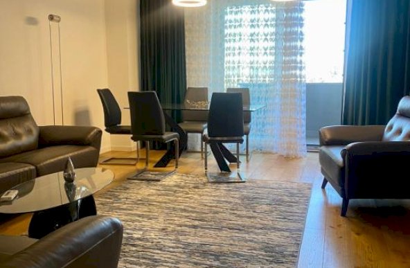 Inchiriere Apartament 3 camere ,zona Universitate ,strada Logofatul Luca Stroici ,nr 11 ,1.900 € /luna 