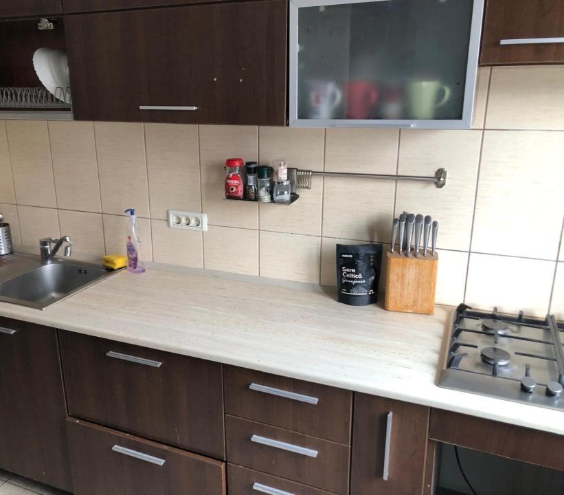 Vanzare Apartament 4 camere ,zona Brancoveanu ,strada Izvorul Trotusului ,nr 2 ,129.999 €