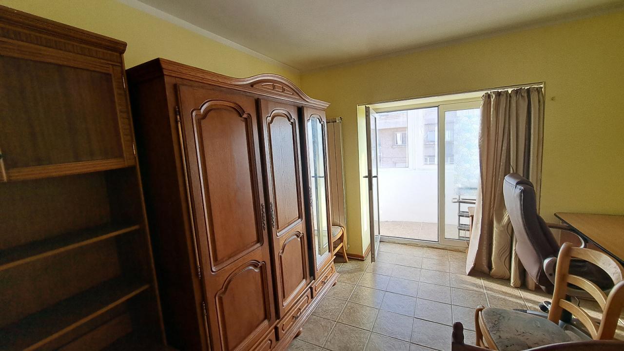 Vanzare Apartament 3 camere ,zona Centrul Civic ,strada Bulevardul Unirii ,nr 78 ,240.000 €