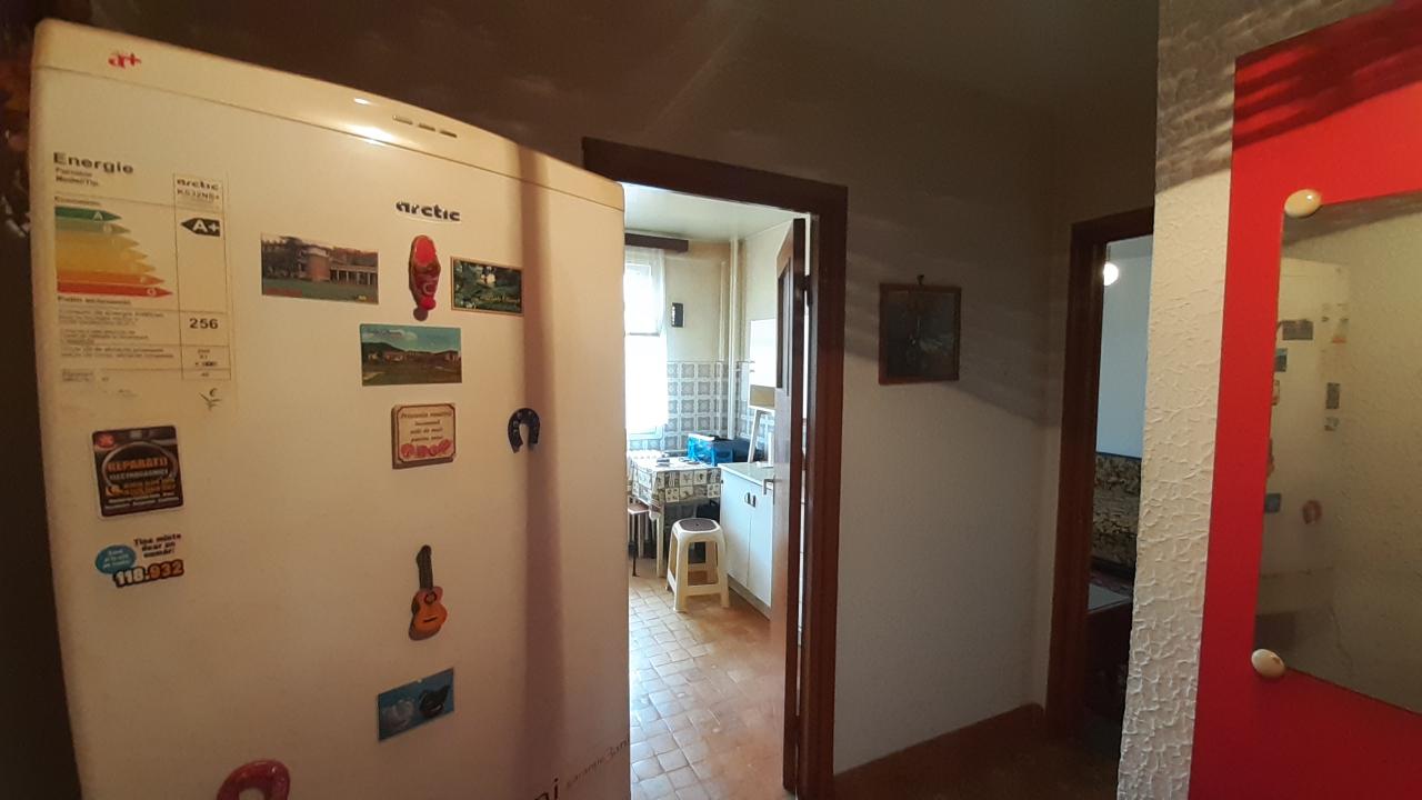 Vanzare Apartament 3 camere ,zona Drumul Taberei ,strada Drumul Taberei ,nr 79 ,105.000 €