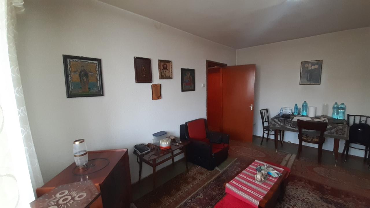 Vanzare Apartament 3 camere ,zona Drumul Taberei ,strada Drumul Taberei ,nr 79 ,105.000 €