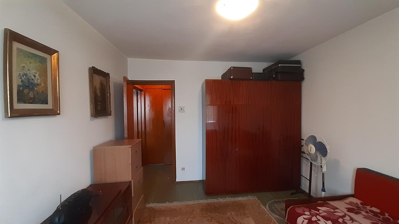 Vanzare Apartament 3 camere ,zona Drumul Taberei ,strada Drumul Taberei ,nr 79 ,105.000 €