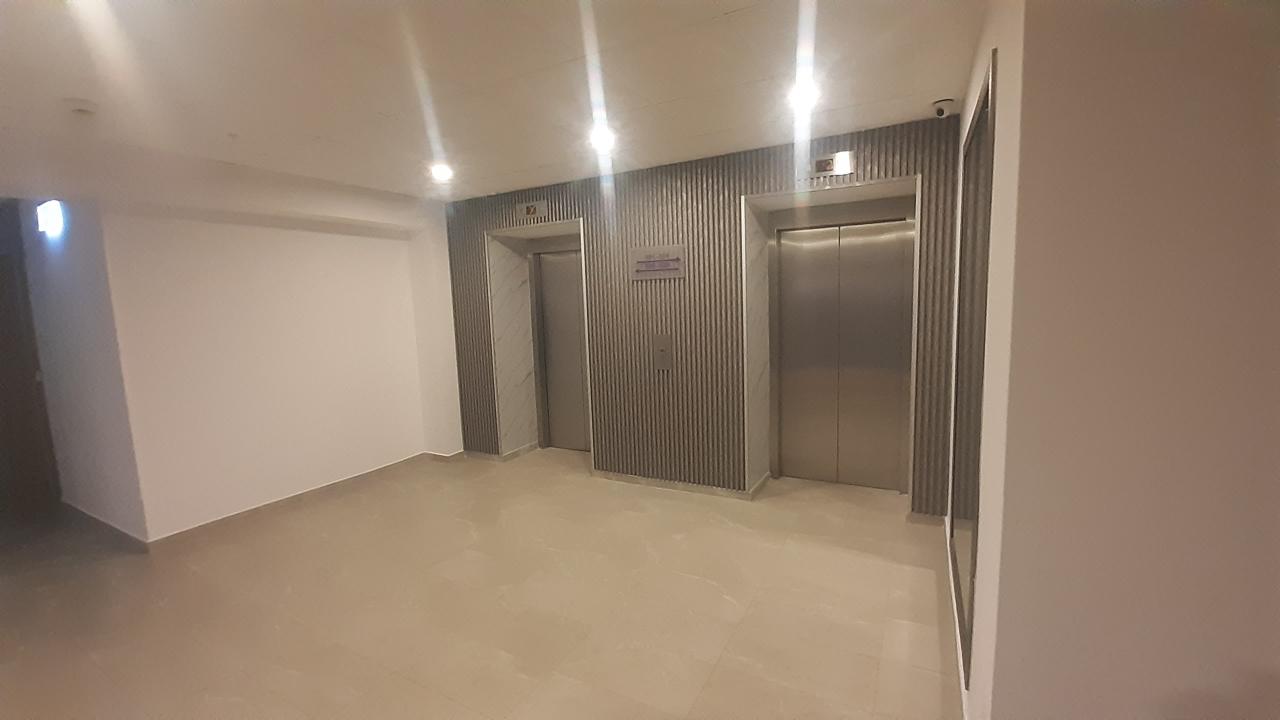 Vanzare Apartament 3 camere ,zona Aparatorii Patriei ,strada Vitan-Barzesti ,nr 7 ,195.000 €