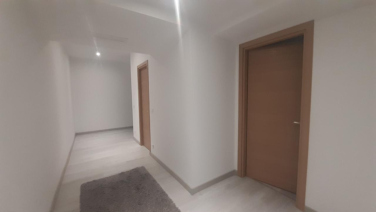 Vanzare Apartament 3 camere ,zona Aparatorii Patriei ,strada Vitan-Barzesti ,nr 7 ,195.000 €