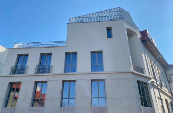 Vanzare Apartament 3 camere ,zona Cartierul Armenesc ,strada Licurg ,nr 2 ,395.000 €