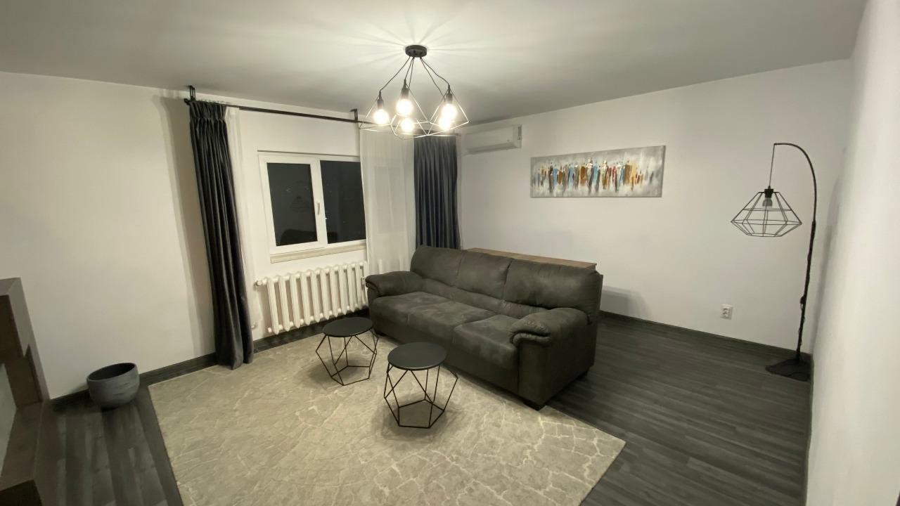 Inchiriere Apartament 3 camere ,zona Vitan Mall ,strada Calea Vitan ,nr - ,725 € /luna 