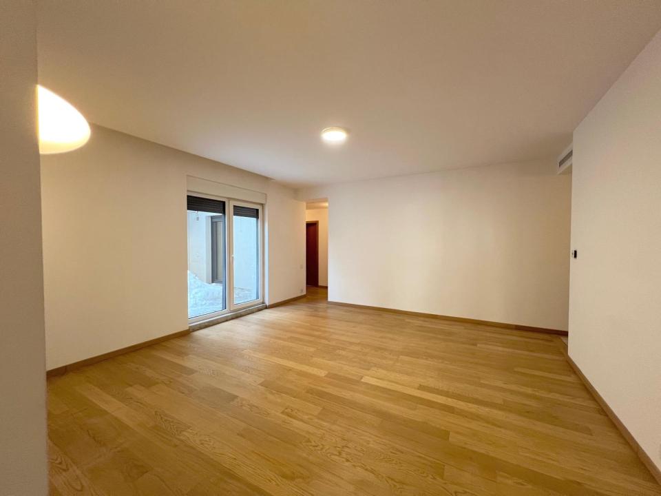 Inchiriere Apartament 3 camere ,zona Aviatorilor ,strada Emanoil Porumbaru ,nr 82 ,2.300 € /luna 